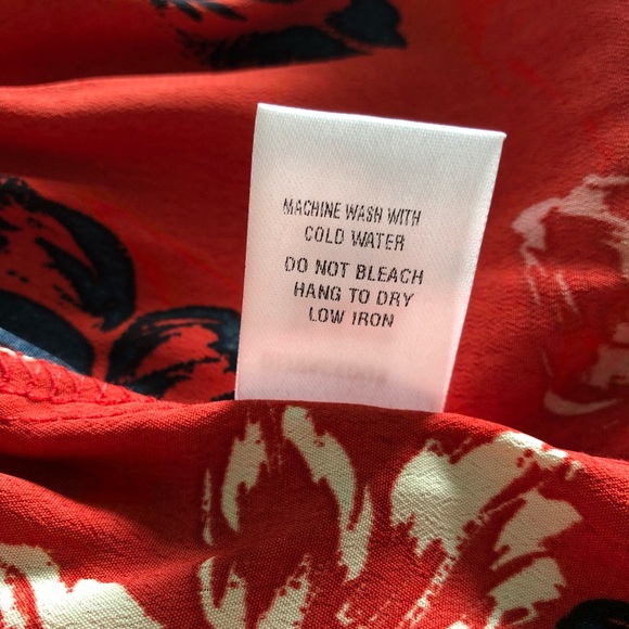 NWOT [Vici] Red Floral Blouse with Bell Sleeve - Picture 8 of 8